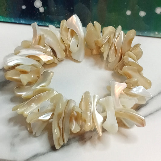 Shell Stretch Bracelet